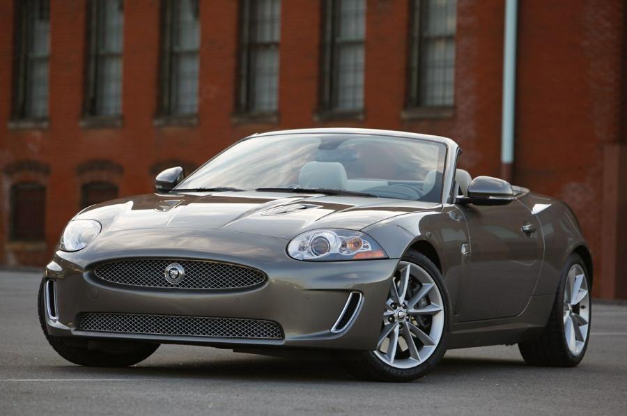  Jaguar XKR Convertible 2011 года  (фото 29 из 42)